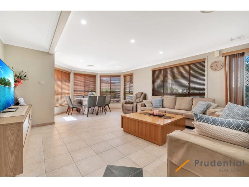 86 Greenway Drive, West Hoxton NSW 2171