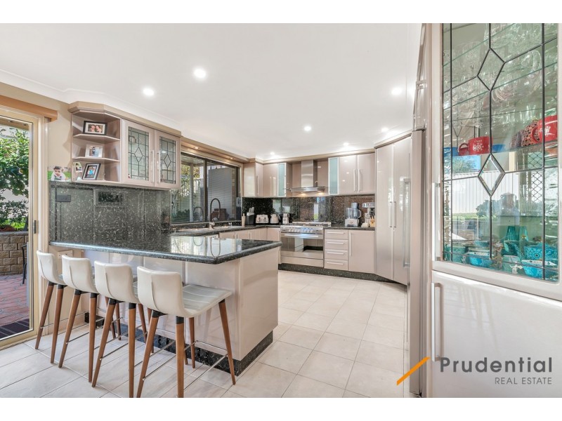 86 Greenway Drive, West Hoxton NSW 2171