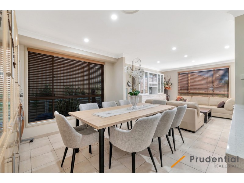 86 Greenway Drive, West Hoxton NSW 2171