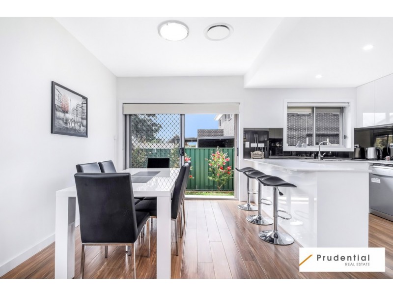 2/49 Rowe Avenue, Lurnea NSW 2170