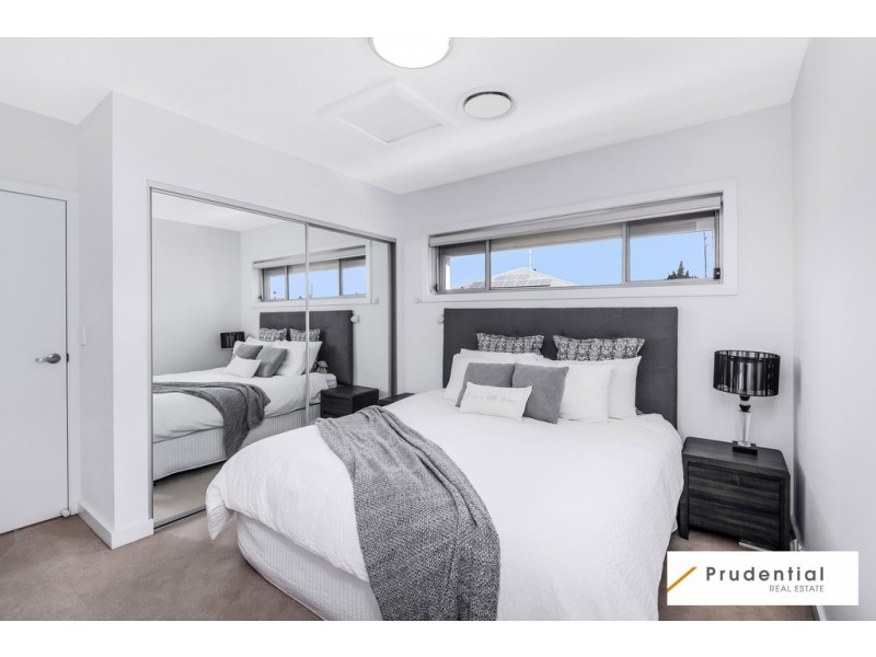 2/49 Rowe Avenue, Lurnea NSW 2170