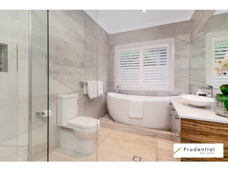 4 Wingham Avenue, Harrington Park NSW 2567