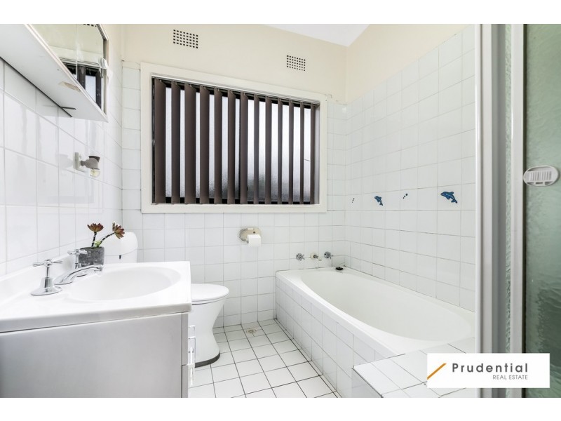 43 Rowe Avenue, Lurnea NSW 2170