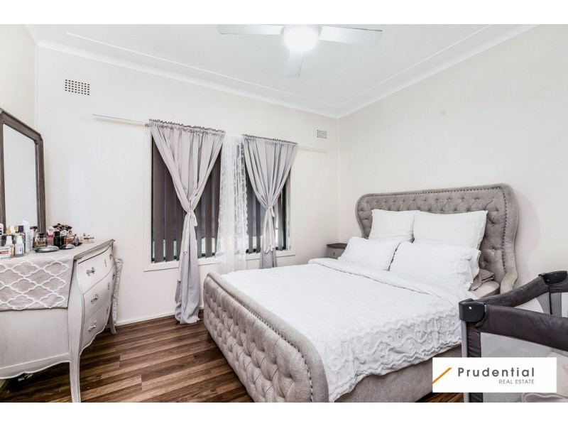 43 Rowe Avenue, Lurnea NSW 2170