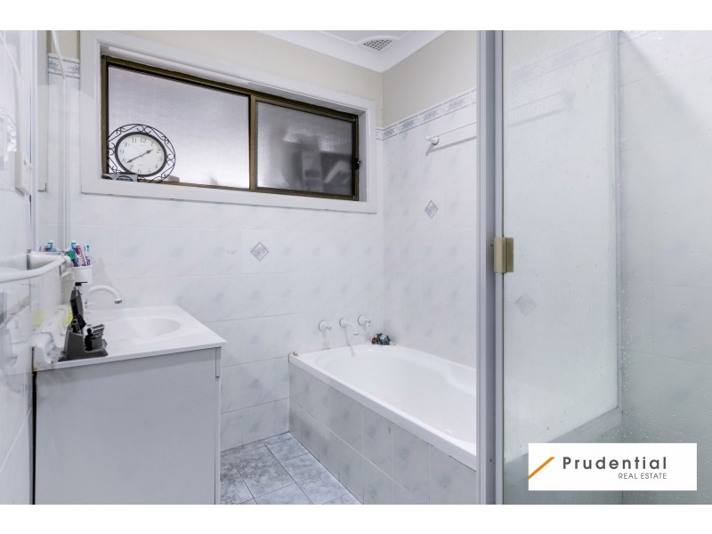 3 Sunset Avenue, Lurnea NSW 2170