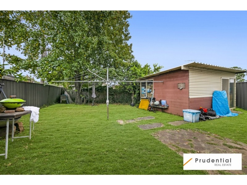 3 Sunset Avenue, Lurnea NSW 2170