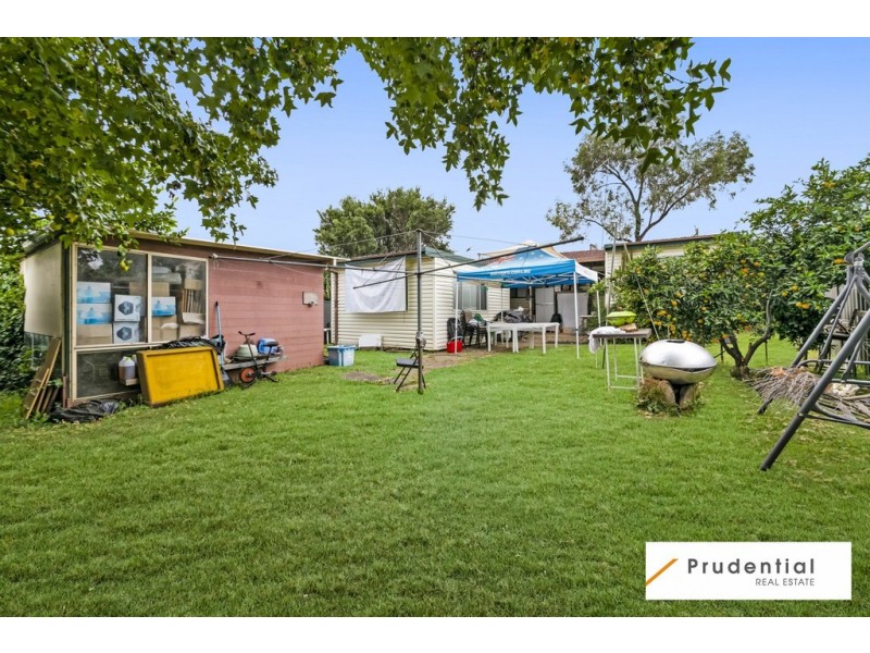 3 Sunset Avenue, Lurnea NSW 2170