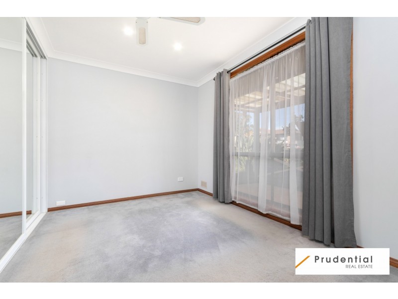 9 Hamlet Crescent, Rosemeadow NSW 2560