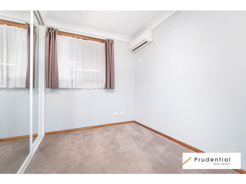 9 Hamlet Crescent, Rosemeadow NSW 2560