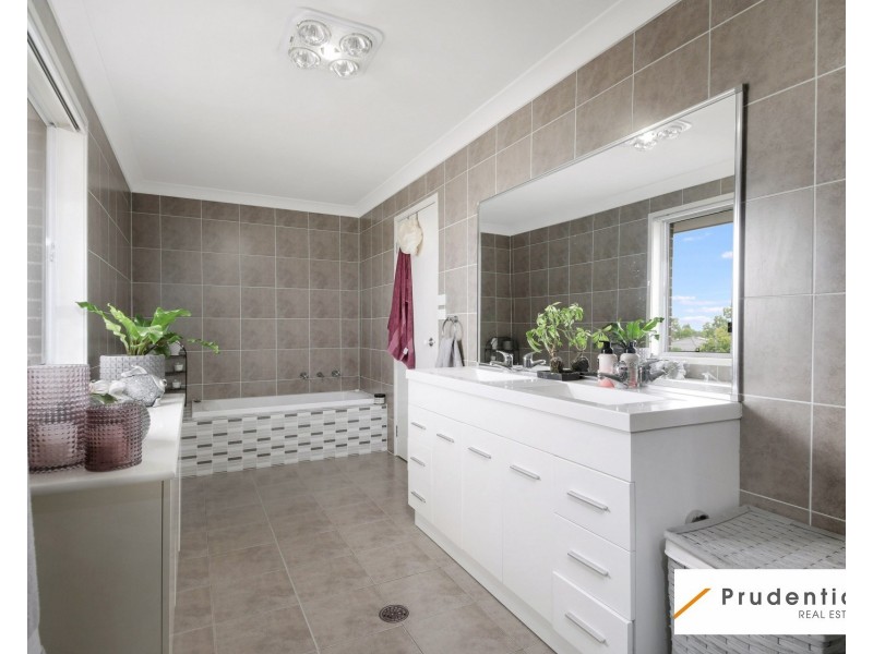 29 Truscott Avenue, Middleton Grange NSW 2171