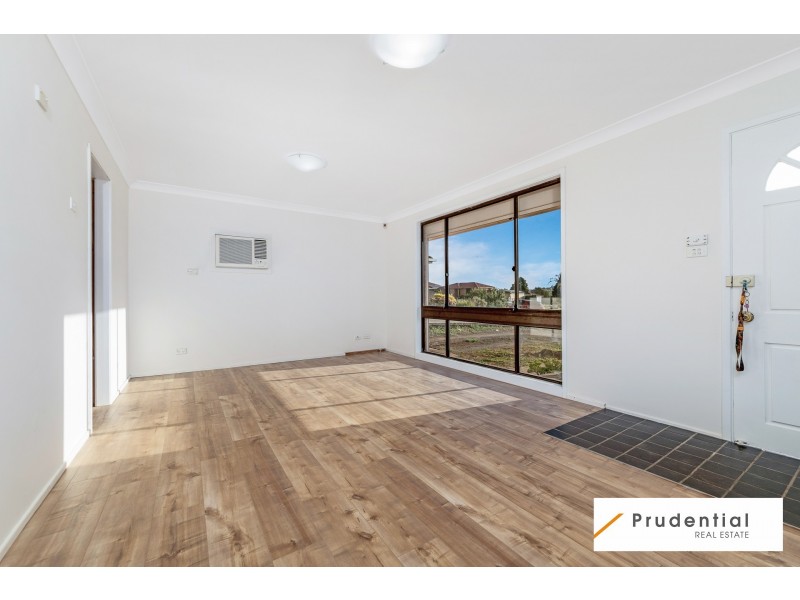 4 Portia Close, Rosemeadow NSW 2560