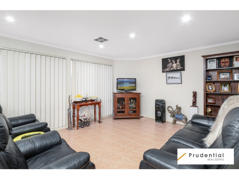 2 Sarah Hollands Drive, Horningsea Park NSW 2171