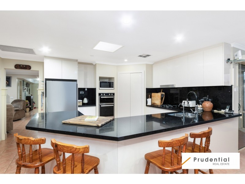 2 Sarah Hollands Drive, Horningsea Park NSW 2171