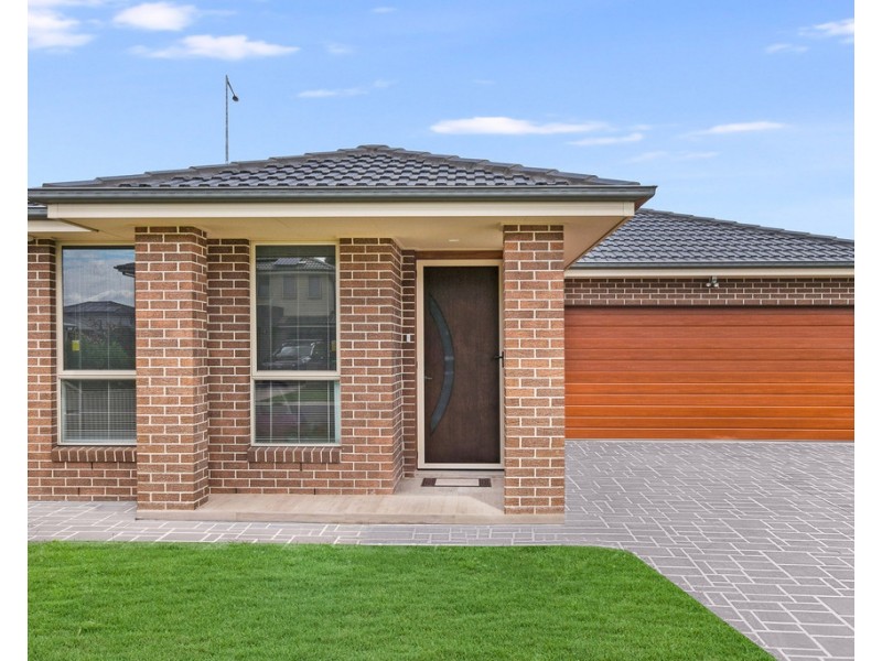 16 Split Close, Prestons NSW 2170
