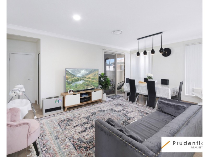 16 Split Close, Prestons NSW 2170