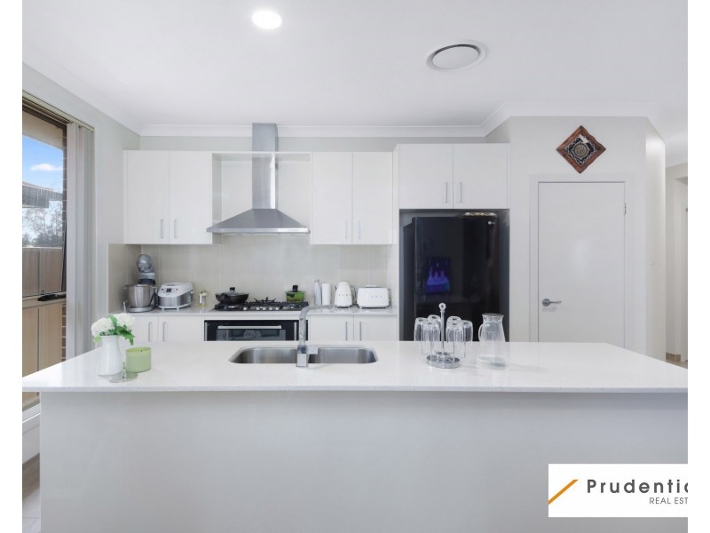 16 Split Close, Prestons NSW 2170