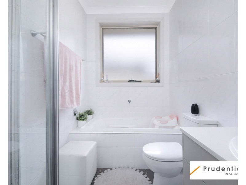 16 Split Close, Prestons NSW 2170