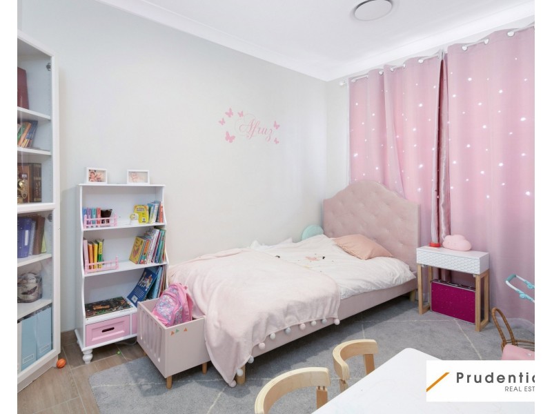 16 Split Close, Prestons NSW 2170