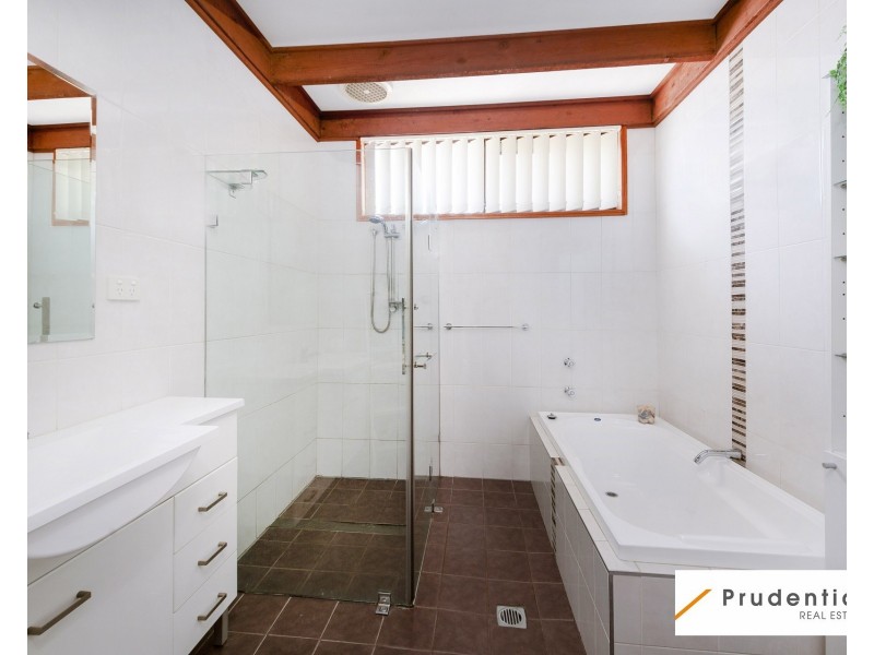 8 Ayshford Street, Casula NSW 2170