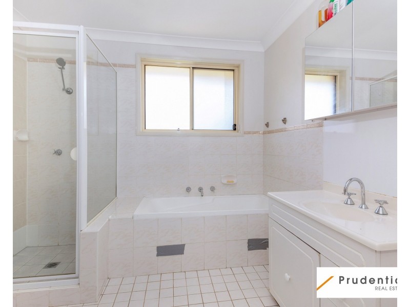 4/182 Leacocks Lane, Casula NSW 2170