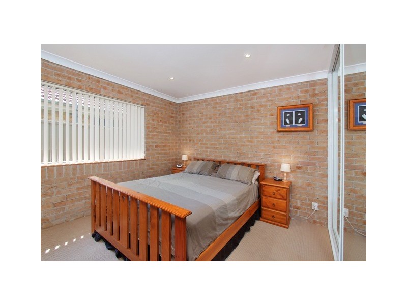 41 Lyndhurst Ct, Wattle Grove NSW 2173