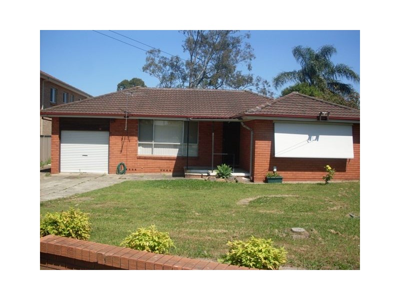 165 Nuwarra Rd, Moorebank NSW 2170