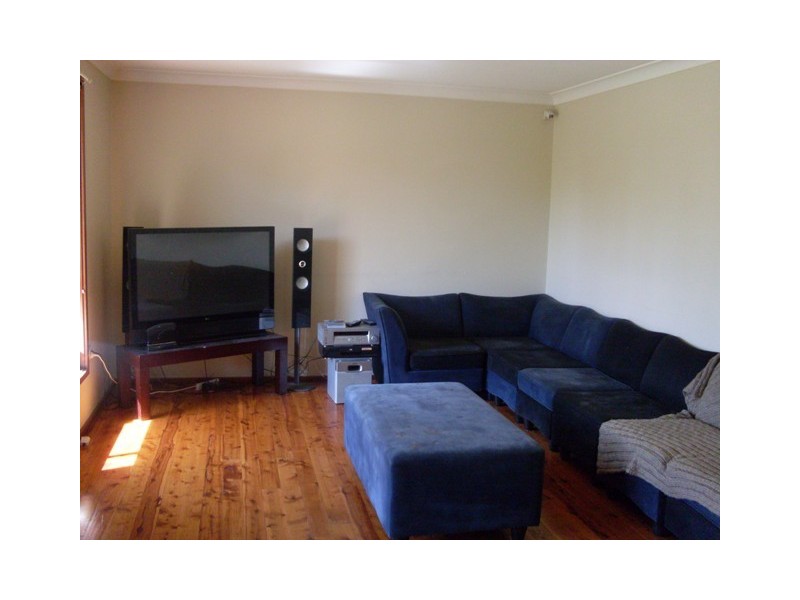 165 Nuwarra Rd, Moorebank NSW 2170