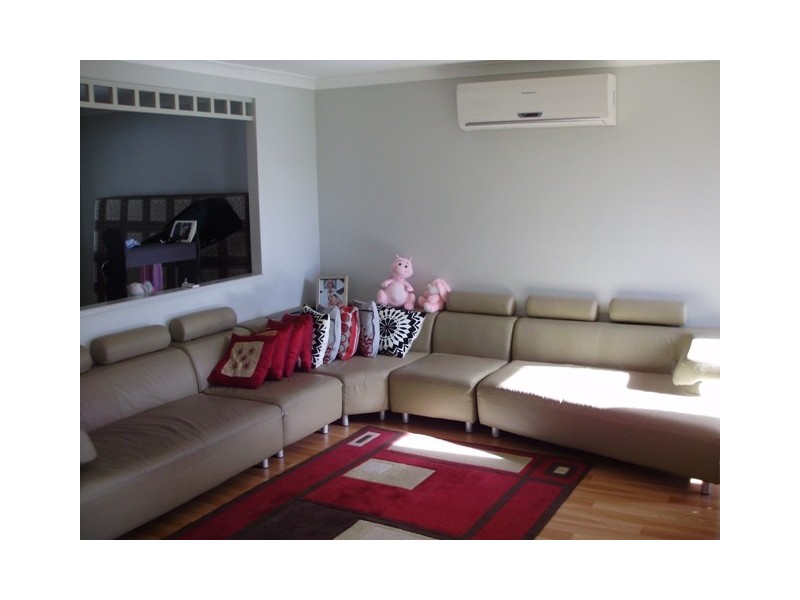 18 Bulmann Ave, Horningsea Park NSW 2171