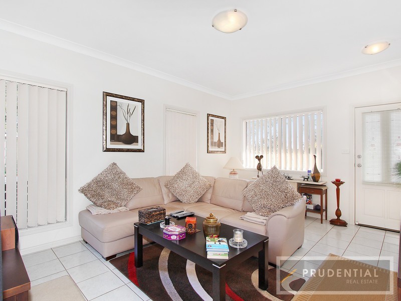 8/200 Heathcote Rd, Hammondville NSW 2170