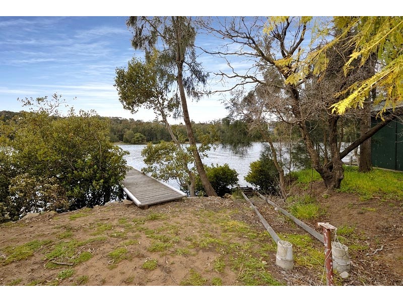 26B St George Cres, Sandy Point NSW 2172