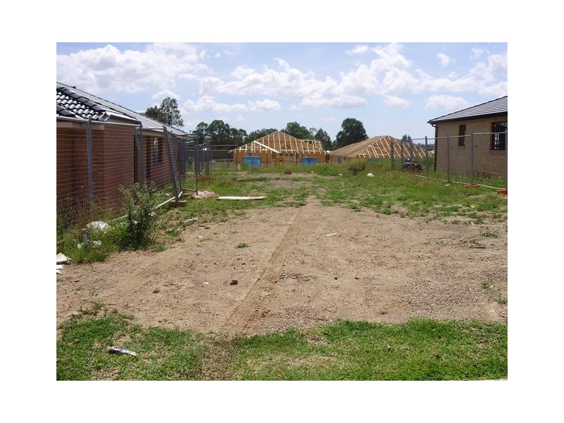 43 Stanley Ave, Middleton Grange NSW 2171