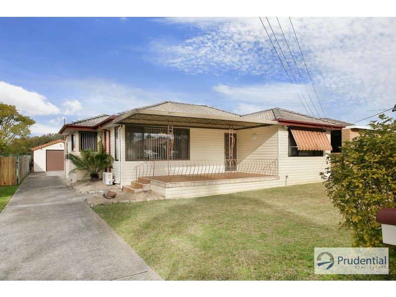 25 Weir Cr, Lurnea NSW 2170