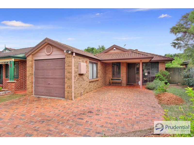 12 Acola Crt, Wattle Grove NSW 2173