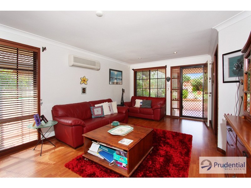 12 Acola Crt, Wattle Grove NSW 2173