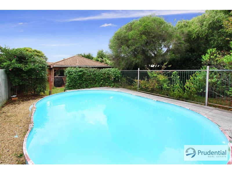 12 Acola Crt, Wattle Grove NSW 2173