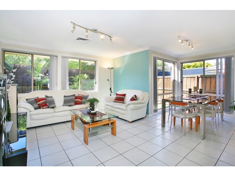 27 Nettletree Pl, Casula NSW 2170