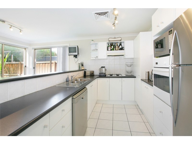 27 Nettletree Pl, Casula NSW 2170