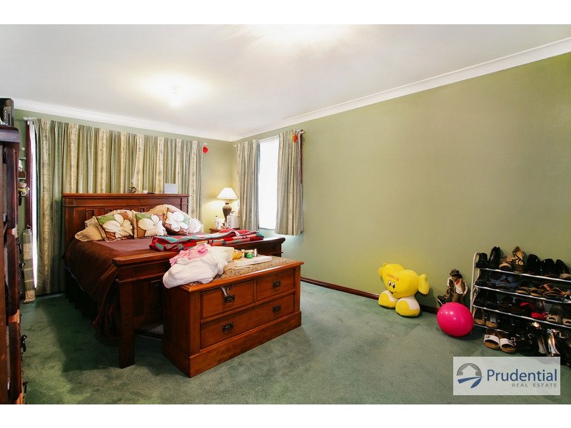 8 Seamans Pl, Horningsea Park NSW 2171