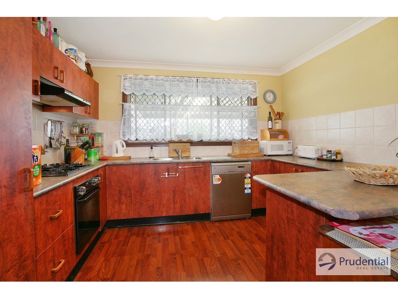 8 Seamans Pl, Horningsea Park NSW 2171
