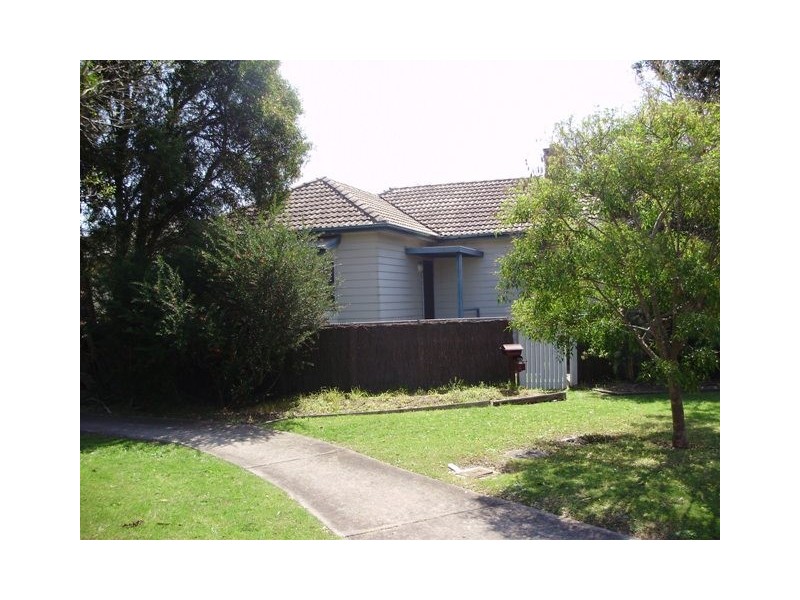2 Birdwood Ave, Wattle Grove NSW 2173