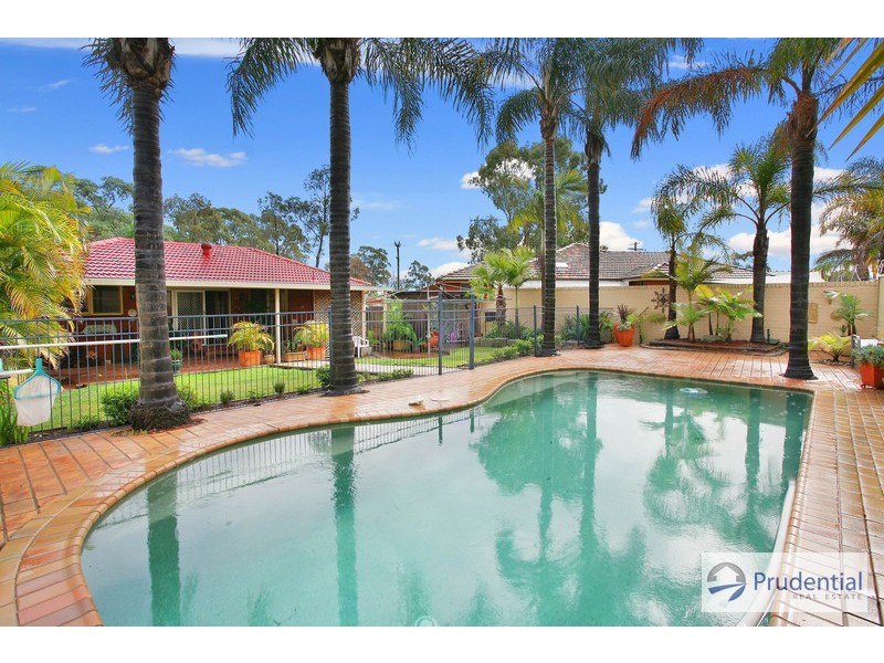 2 Jacqueline Pl, Moorebank NSW 2170