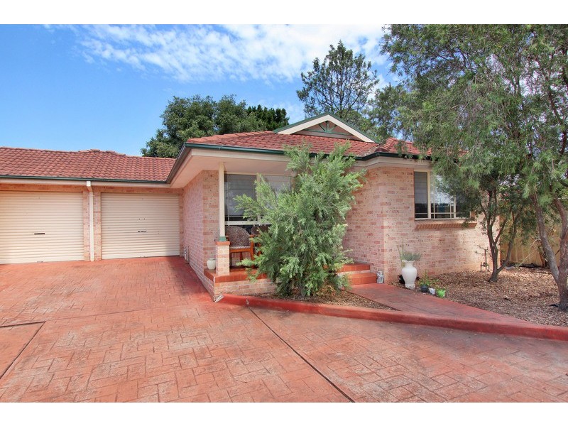 8/6 Lang Rd, Casula NSW 2170