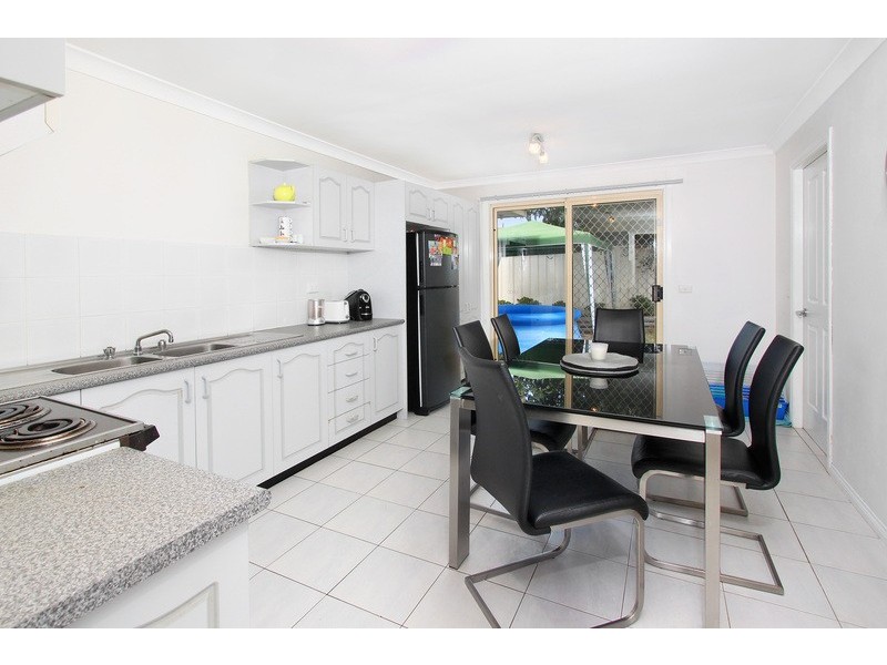 8/6 Lang Rd, Casula NSW 2170