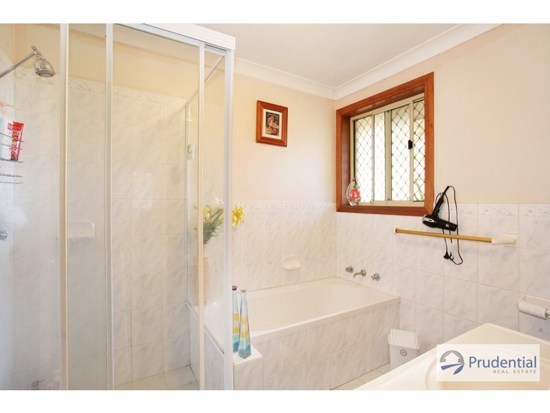 8/6 Lang Rd, Casula NSW 2170