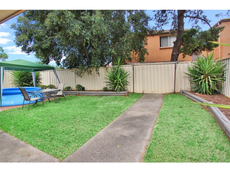 8/6 Lang Rd, Casula NSW 2170