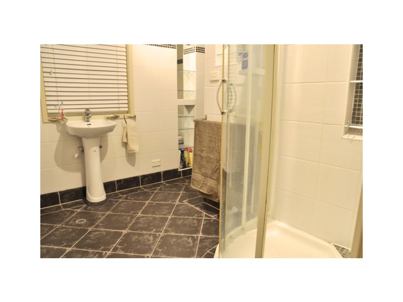 10 Bratsell St, Moorebank NSW 2170