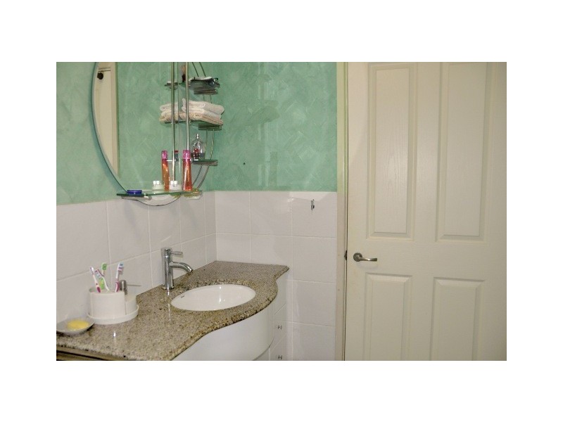 10 Bratsell St, Moorebank NSW 2170