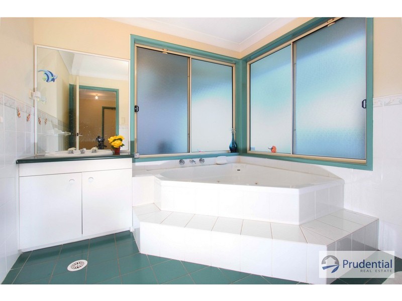 47 Corryton Ct, Wattle Grove NSW 2173