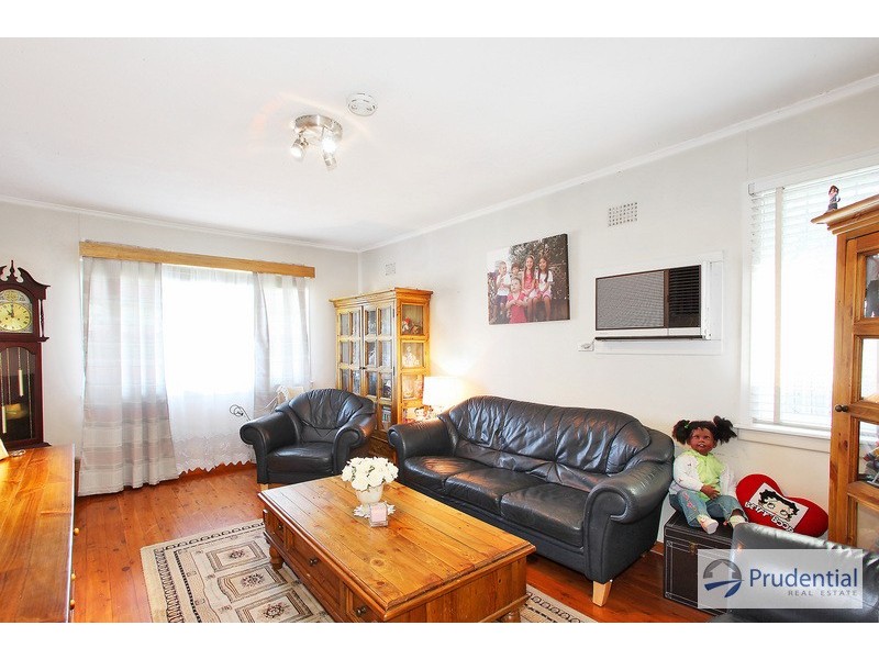 7 Homepride Ave, Warwick Farm NSW 2170