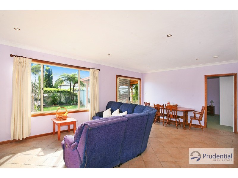 14 Miri Cr, Holsworthy NSW 2173